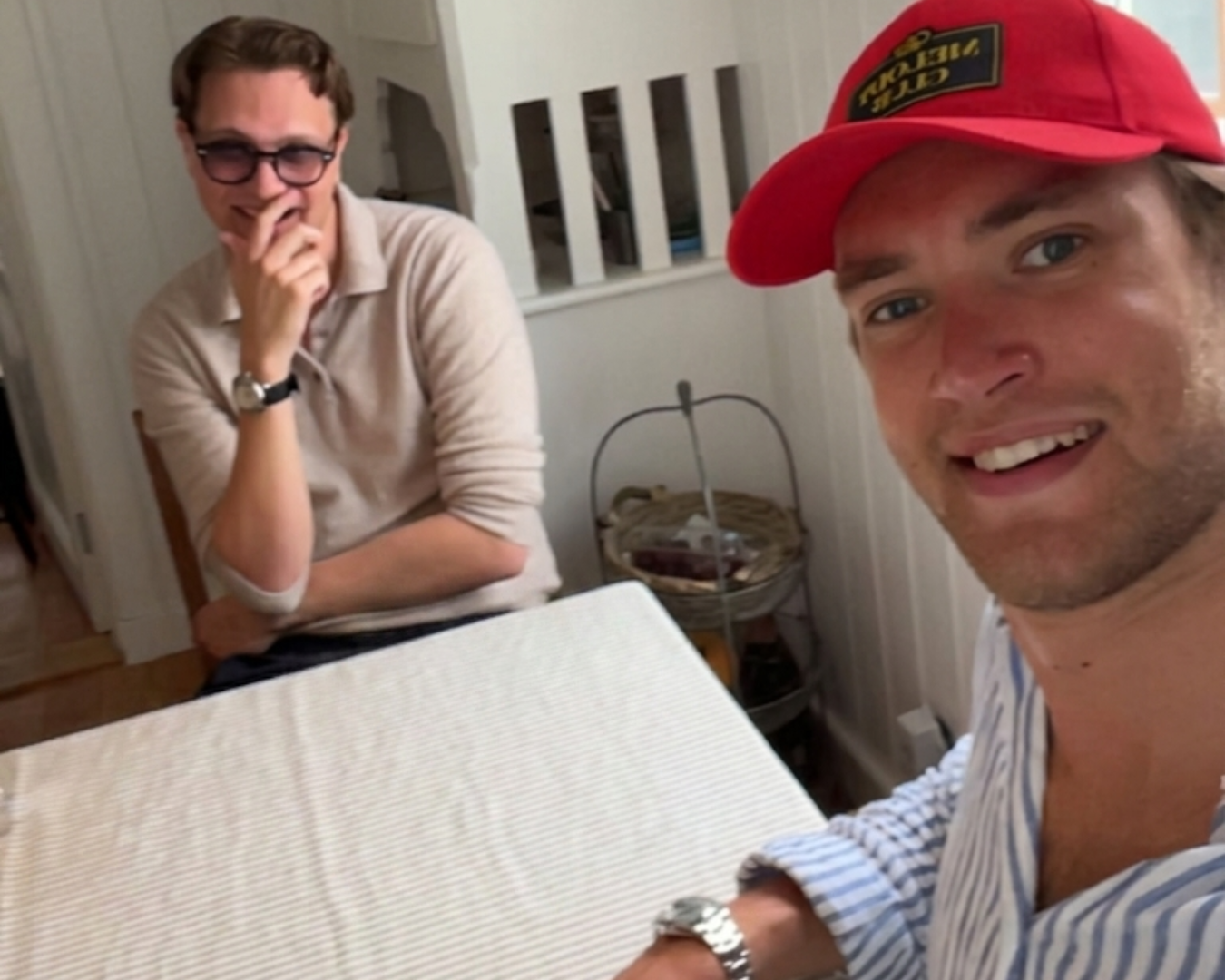 Så hedrar Axel Mönnich sin väns minne